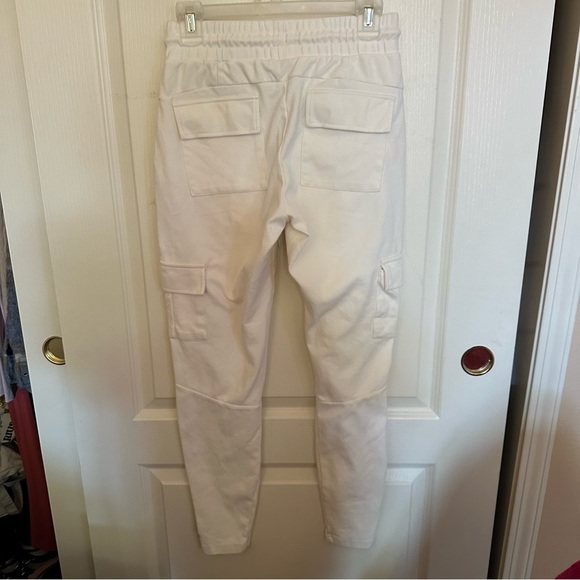 Alphalete Identity Cargo Joggers and Hoodie Color Sea shell - Picture 9 of 12